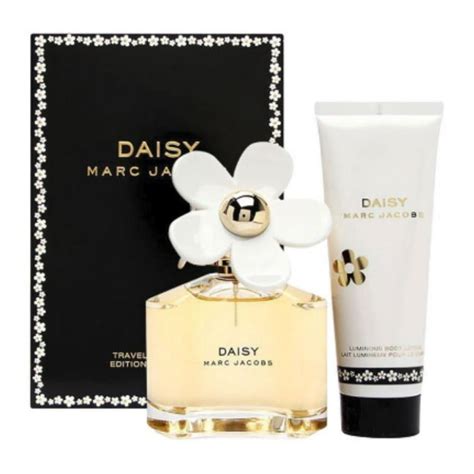 marc jacobs original perfume gift set|Marc Jacobs daisy gift pack.